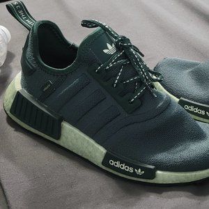 Womans Adidas shoes size 7